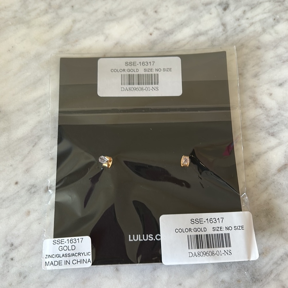Brand New Lulus earrings - Picture 3 of 3